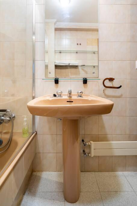 Apartamento Centro De Vigo Con Paking Gratuito Dış mekan fotoğraf